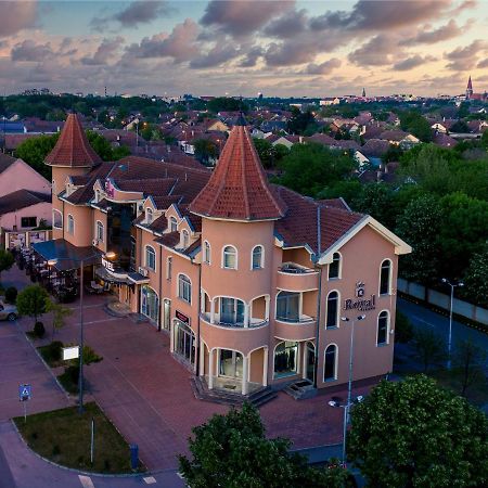 Garni Hotel Royal Crown Subotica Extérieur photo