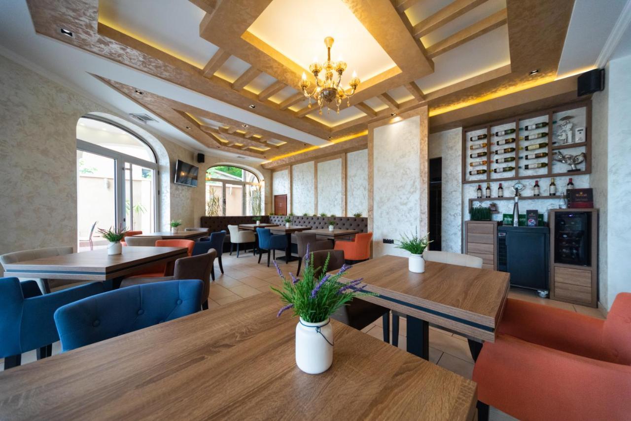Garni Hotel Royal Crown Subotica Extérieur photo