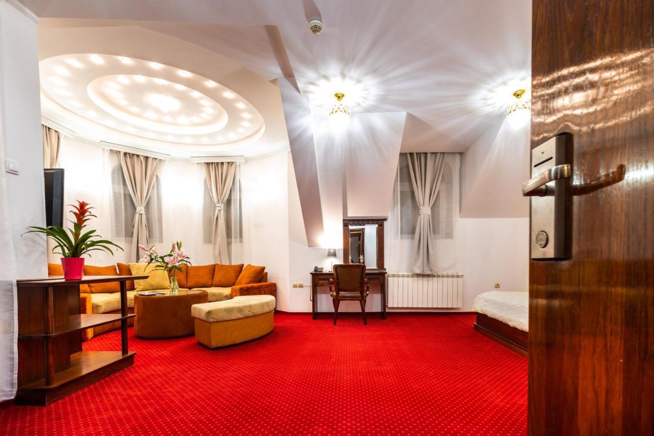 Garni Hotel Royal Crown Subotica Extérieur photo