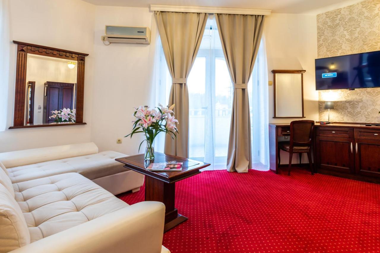Garni Hotel Royal Crown Subotica Extérieur photo