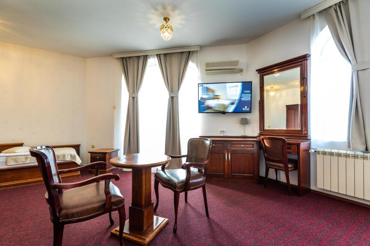 Garni Hotel Royal Crown Subotica Extérieur photo