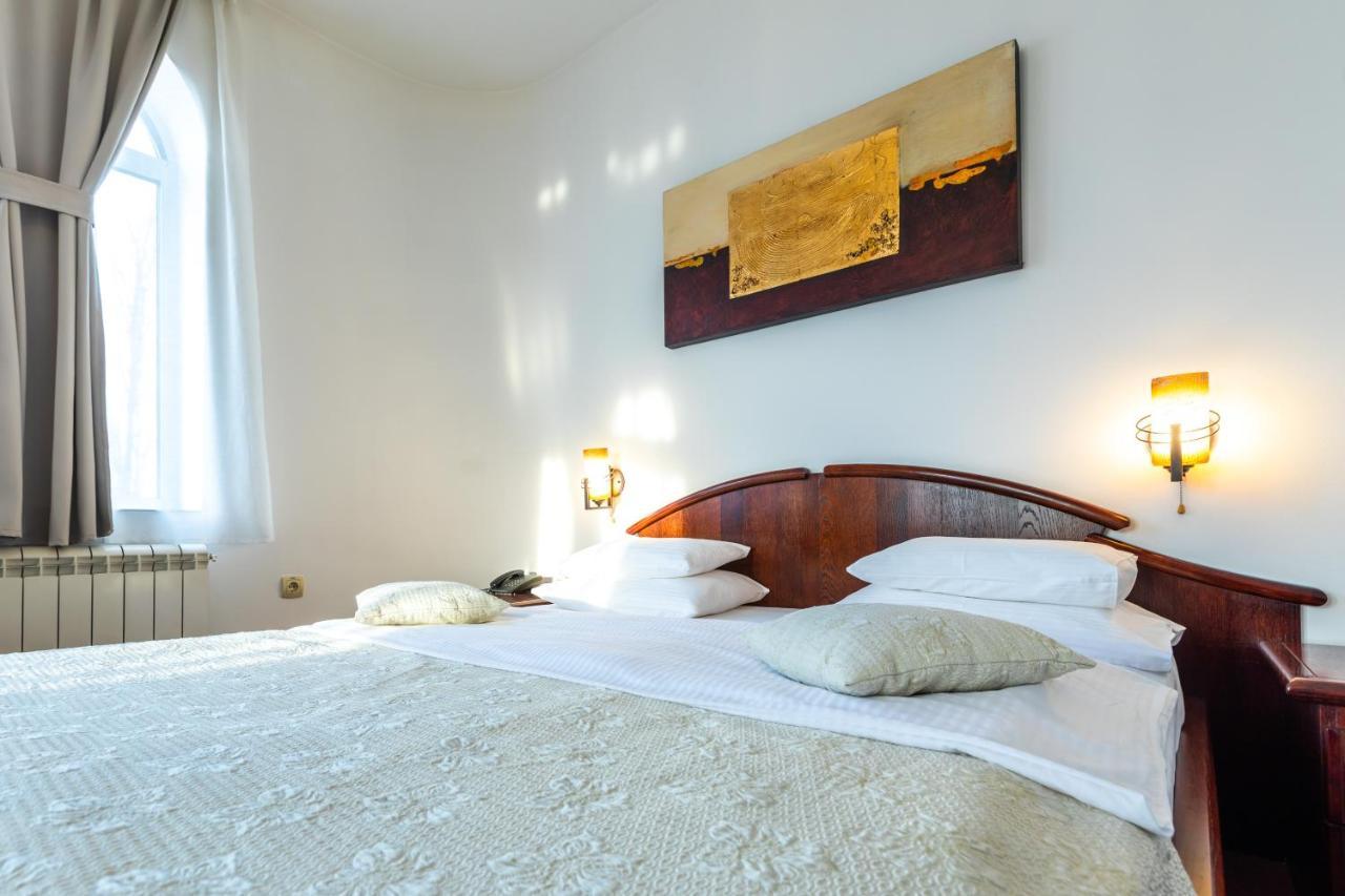 Garni Hotel Royal Crown Subotica Extérieur photo