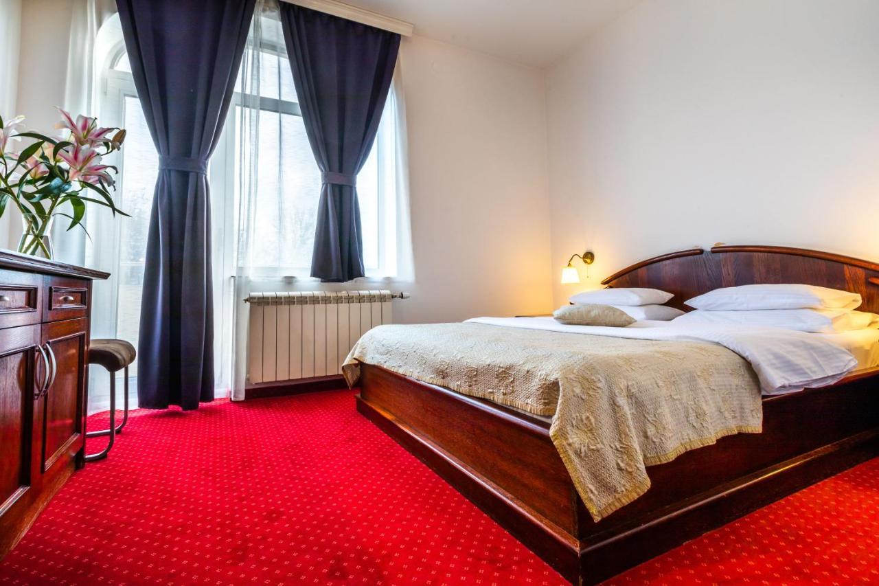 Garni Hotel Royal Crown Subotica Extérieur photo