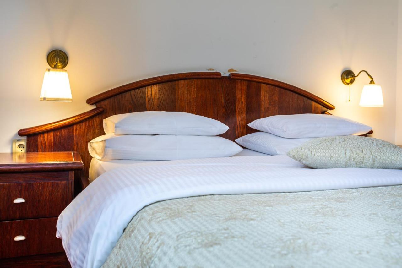 Garni Hotel Royal Crown Subotica Extérieur photo