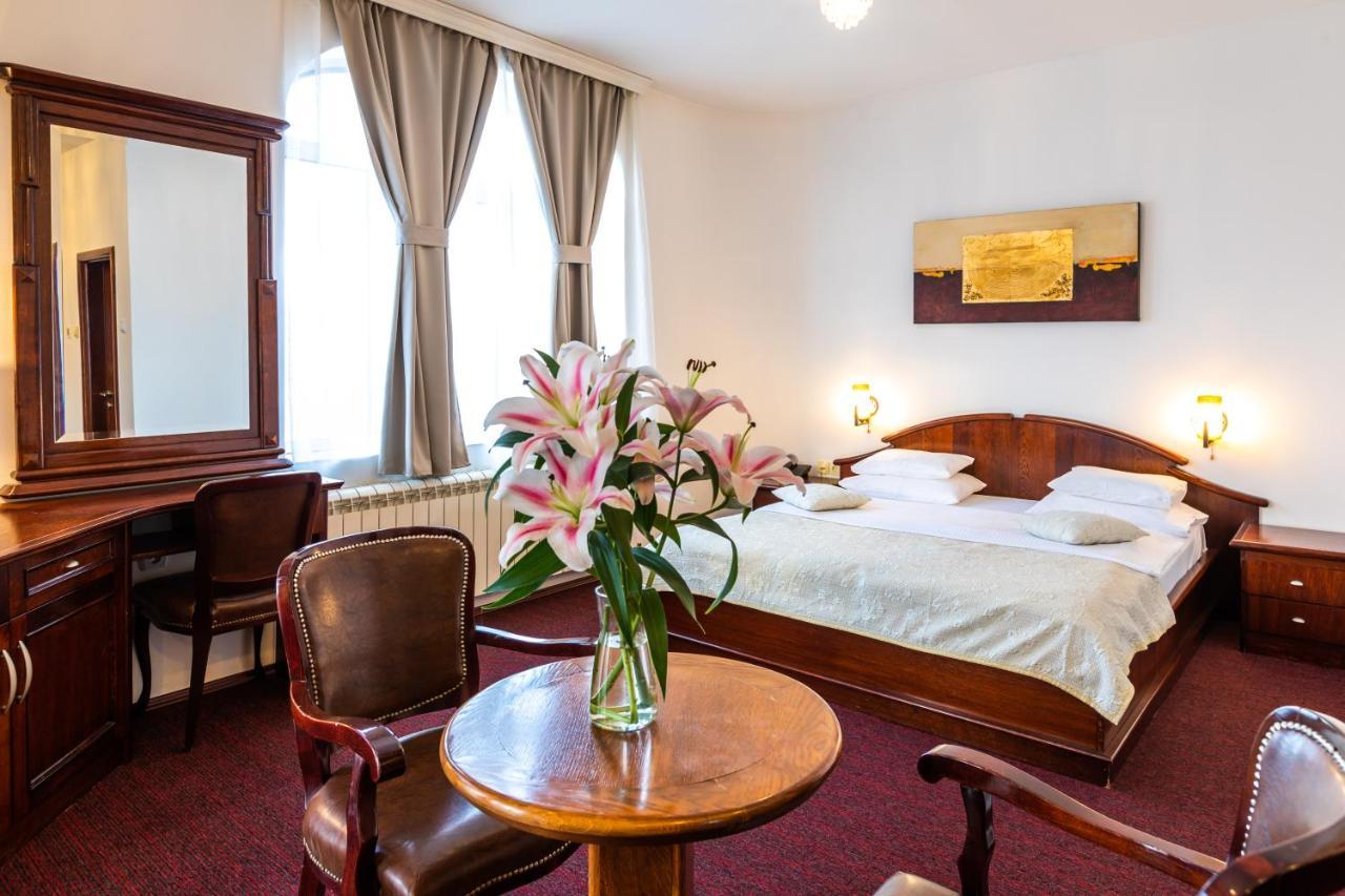 Garni Hotel Royal Crown Subotica Extérieur photo