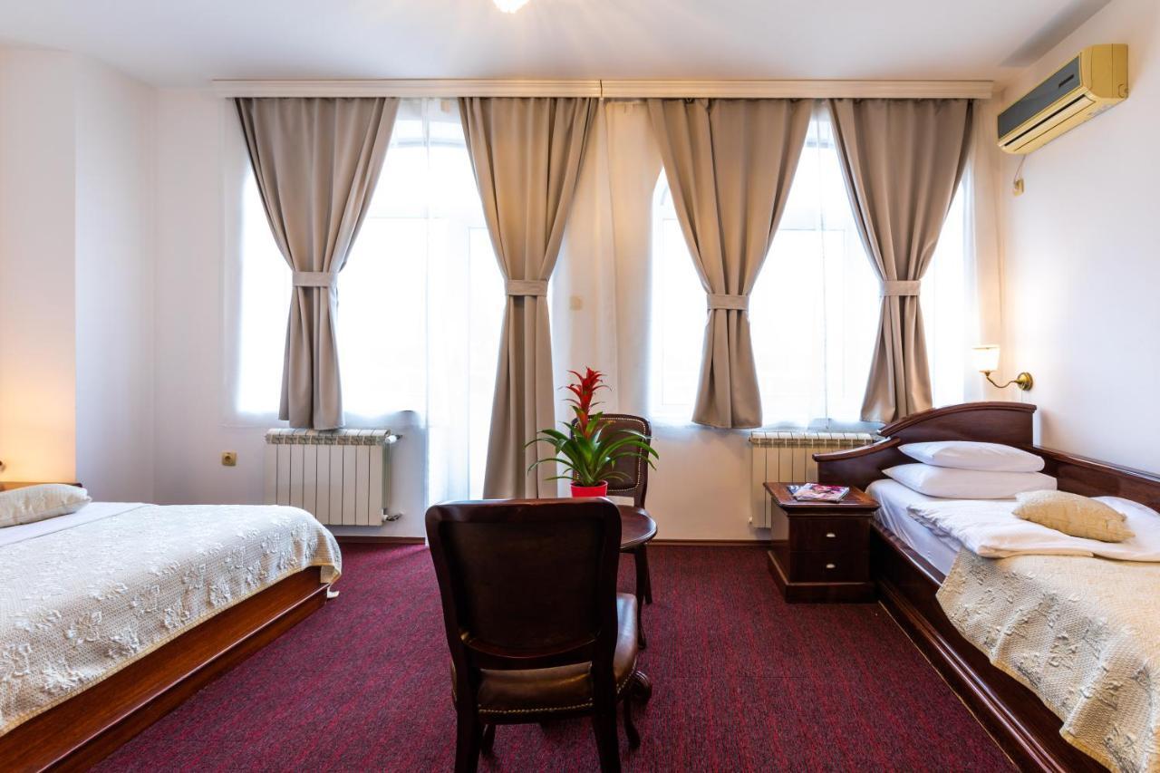 Garni Hotel Royal Crown Subotica Extérieur photo