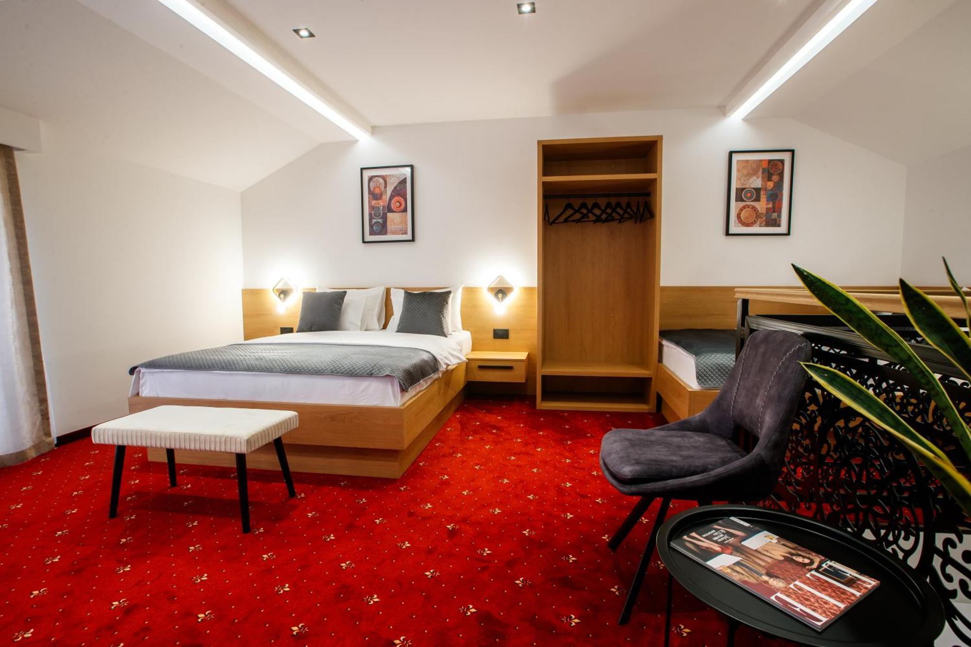 Garni Hotel Royal Crown Subotica Extérieur photo